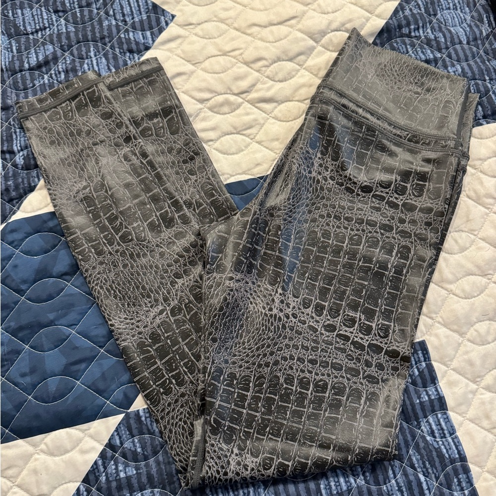 Zyia, armour light n tight, full length leggings. Size 8-10. Worn twice.